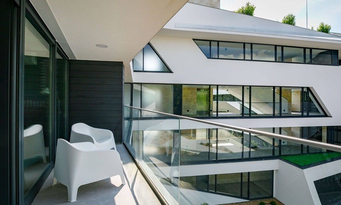 Balatonszemes Apartment | Nice apartment for 6 guests with A/C, pool, WIFI, TV, terrace, pets allowed and parking