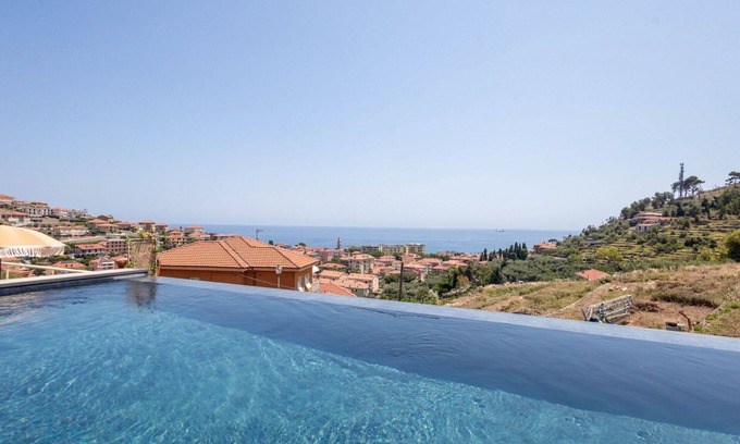 San Lorenzo al Mare Apartment | Nice apartment for 4 people with pool, WIFI, A/C, TV and patio