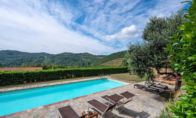 Cortemilia Apartment | Nice apartment for 18 people with pool, WIFI, patio, pets allowed and parking