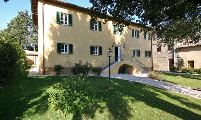 Volterra Apartment | Nice apartment for 2 people with pool, WIFI, TV, pets allowed and parking, close to San Gimignano