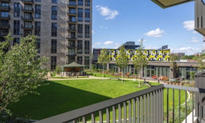 Preston Apartment | Nice apartment for 2 people with WIFI, TV and terrace