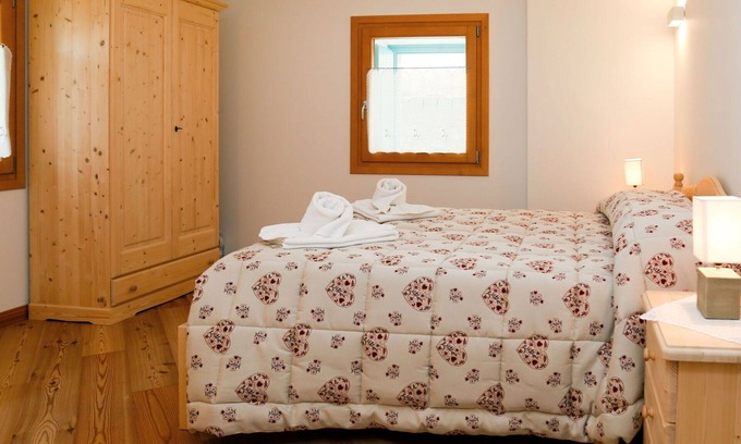 Raveo Apartment | Nice apartment for 2 people with WIFI, TV, patio, pets allowed and parking