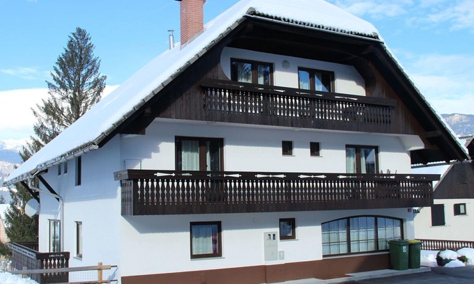 Bohinjska Bistrica Apartment | Nice apartment for 2 people with WIFI, TV, pets allowed and panoramic view