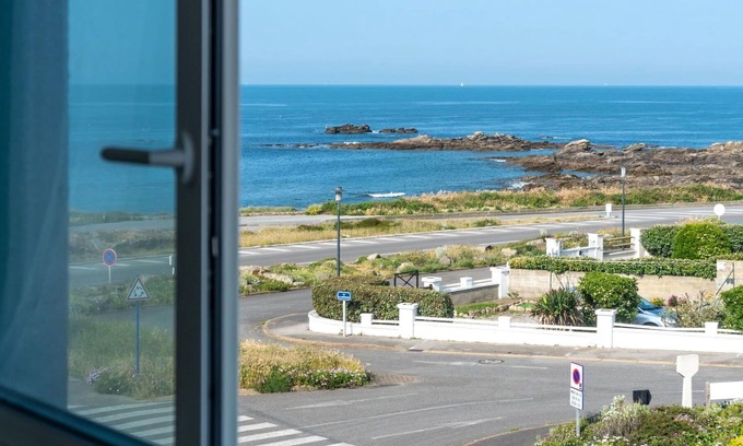 Morbihan Apartment | Nice apartment for 3 people with WIFI, TV, balcony, pets allowed and parking