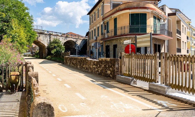 Marina di Andora Apartment | Nice apartment for 4 guests with A/C, WIFI, TV, balcony and pets allowed