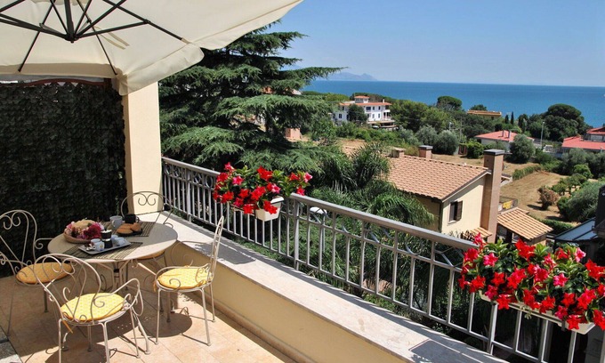 Formia Apartment | Nice apartment for 4 guests with WIFI, A/C, TV, terrace and pets allowed