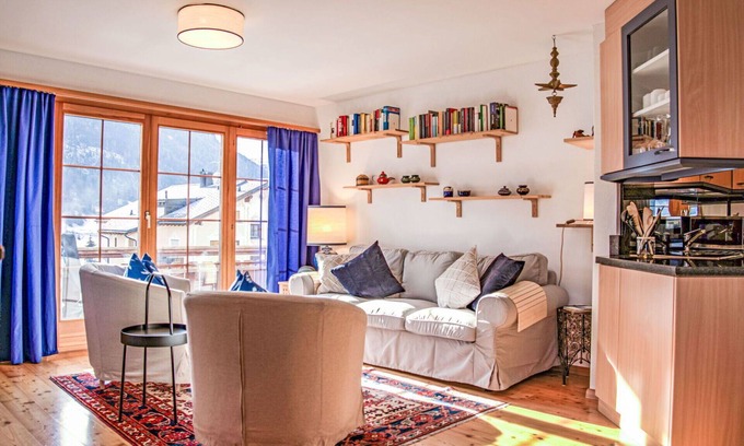 Zuoz Apartment | Nice apartment for 4 guests with WIFI, TV, balcony, pets allowed, panoramic view and parking