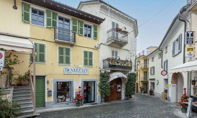 Cocconato Apartment | Nice apartment for 4 guests with A/C, WIFI, TV, balcony, pets allowed and parking