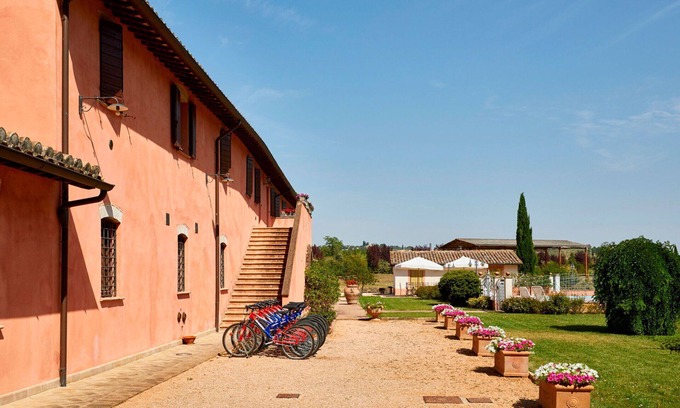 San Brizio Apartment | Nice apartment for 4 guests with pool, WIFI, TV and pets allowed, close to Spoleto