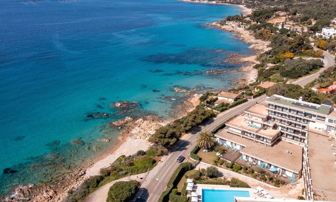 Ajaccio Apartment | Nice apartment for 4 people with WIFI, A/C, pool, TV, terrace and pets allowed