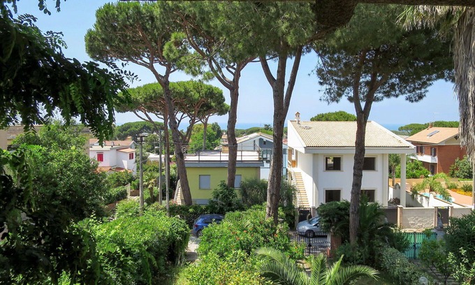 Anzio Apartment | Nice apartment for 4 people with TV, patio and parking