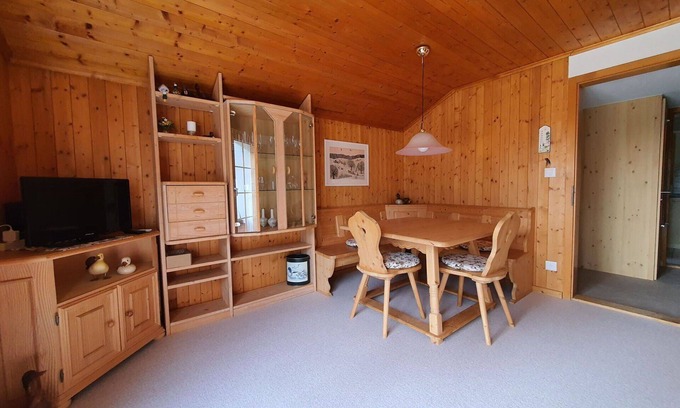 Valbella Apartment | Nice apartment for 5 people with WIFI, TV, balcony and pets allowed