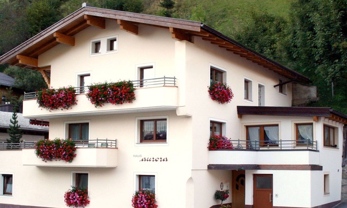 Kappl Apartment | Nice apartment for 5 guests with WIFI, TV and terrace