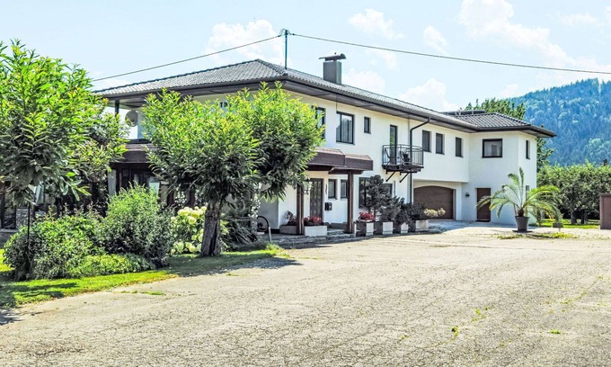 Feldkirchen in Kaernten Apartment | Nice apartment for 6 people with WIFI, TV and balcony