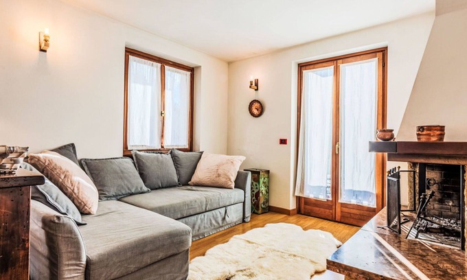 Sant'Antonio di Mavignola Apartment | Nice apartment for 6 guests with TV and balcony