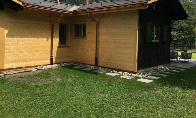 Lenk Apartment | Nice apartment for 6 guests with WIFI, TV, balcony and parking