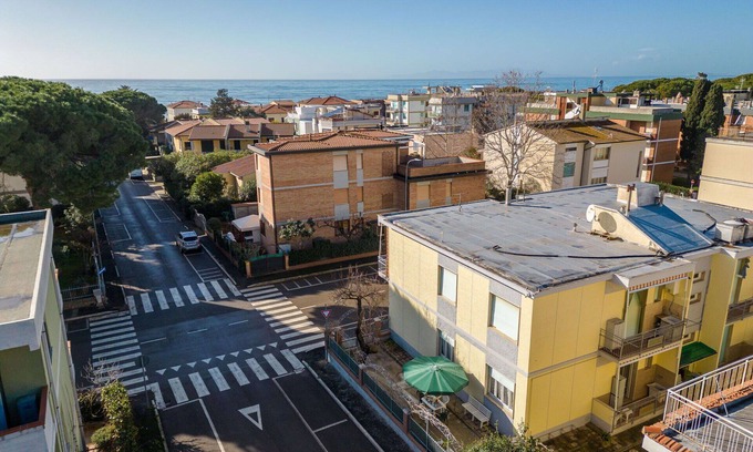 Follonica Apartment | Nice apartment for 6 guests with WIFI, TV, patio and parking