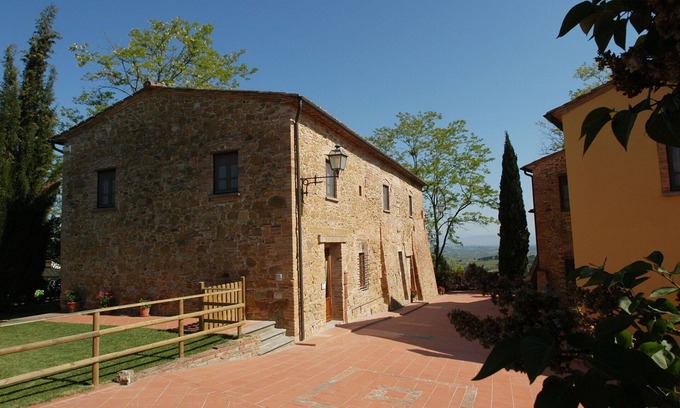 Montaione Apartment | Nice apartment for 6 people with A/C, WIFI, pool, TV and pets allowed, close to San Gimignano