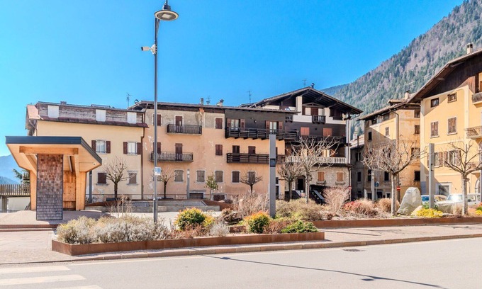 Ragoli Apartment | Nice apartment for 6 people with WIFI, TV, balcony and parking