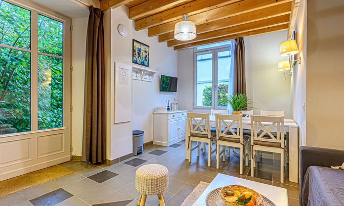 Baden Apartment | Nice apartment for 6 people with WIFI, pool, TV and terrace