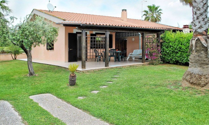 Fondi Apartment | Nice apartment for 6 people with A/C, WIFI, TV, terrace and pets allowed
