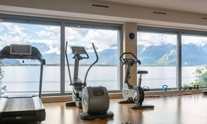 Montreux Apartment | Nice apartment for 7 guests with WIFI, A/C, pool, TV, terrace and panoramic view