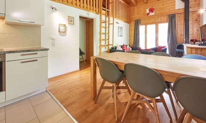 Heremence Apartment | Nice apartment for 8 guests with WIFI, TV, balcony, pets allowed and parking