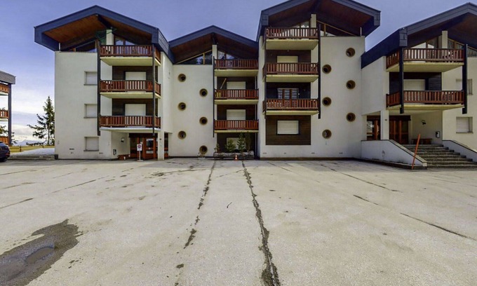 Heremence Apartment | Nice apartment for 4 people with WIFI, pool, balcony and pets allowed