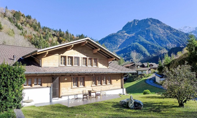 Gadmen Apartment | Nice apartment for 5 people with WIFI, TV, patio, pets allowed and panoramic view