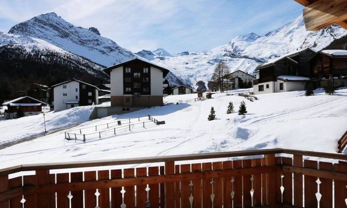 Saas-Fee Apartment | Nice apartment for 8 people with WIFI, TV, balcony and pets allowed