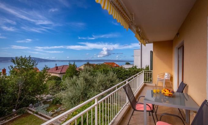 Novi Vinodolski Apartment | Nice apartment in Novi Vinodolski