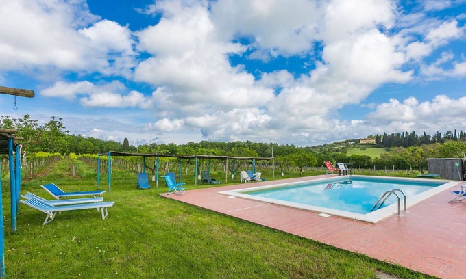Monteriggioni Villa | Nice apartment in villa for 5 guests with WIFI, pool, TV, patio and pets allowed