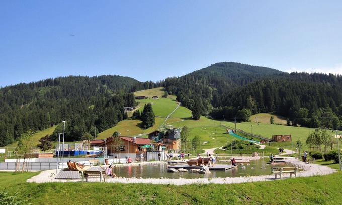 Wildschoenau Villa | Nice apartment in villa for 4 guests with WIFI, TV and balcony