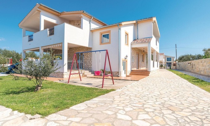 Biograd na Moru Apartment | Nice apartment in Biograd with WiFi