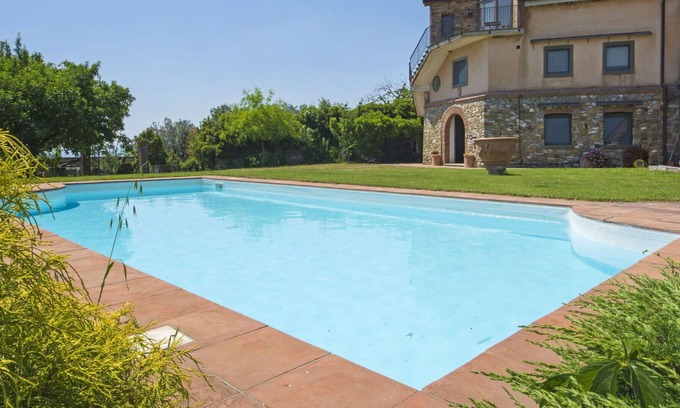 Fornello Villa | Nice apartment in villa for 4 people with WIFI, A/C, pool, TV and parking