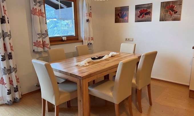 Piesendorf Villa | Nice apartment in villa for 5 people with WIFI, TV and terrace