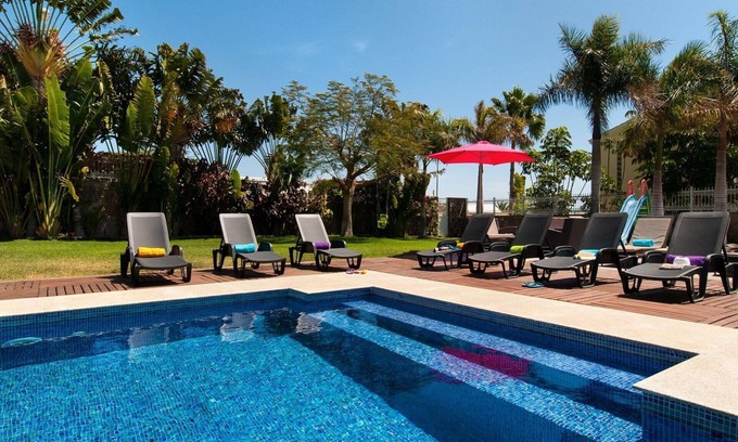 Sonnenland House | Nice apartment in villa for 8 guests with WIFI, private pool, TV and patio