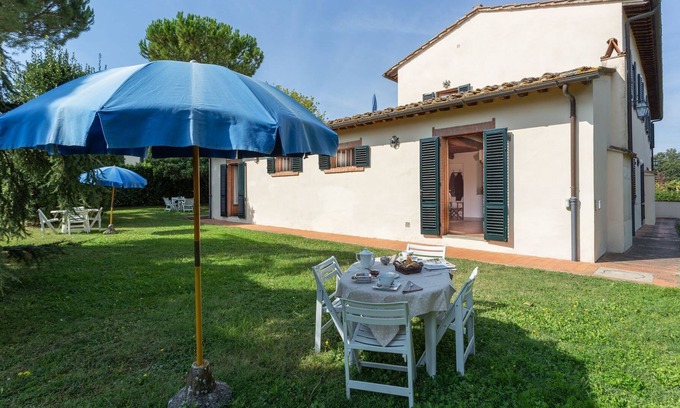 Mercatale Val di Pesa Villa | Nice apartment in villa with pool, WIFI, TV, patio and parking, close to Greve In Chianti