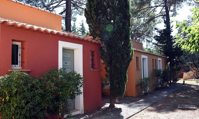Pineto House | Nice apartment in villa for 4 guests with WIFI, pool, TV, terrace and pets allowed
