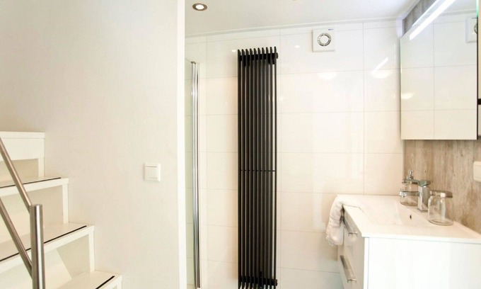 Noordoostelijk van Schaarsbergen House | Nice apartment in villa for 6 people with WIFI, pool, TV and terrace