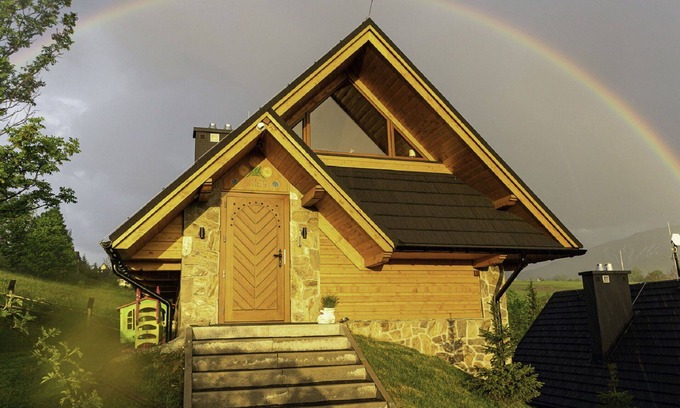 Zakopane House | Nice apartment in villa for 6 guests with WIFI, TV, terrace, pets allowed and parking