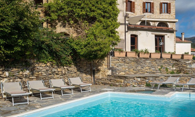 Novelli Apartment | Nice apartment for 8 people with WIFI, pool, TV, patio, pets allowed and panoramic view