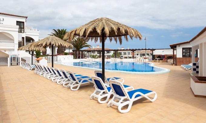 Complejo turistico Amarilla Golf Apartment | Nice apartment to the side golf course with pool, internet, TV in many languages