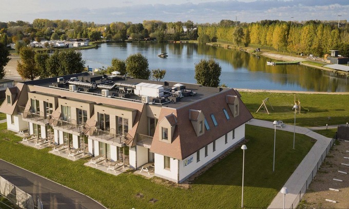Jabbeke Apartment | Nice apartment with air conditioning, on a resort, near a recreational lake