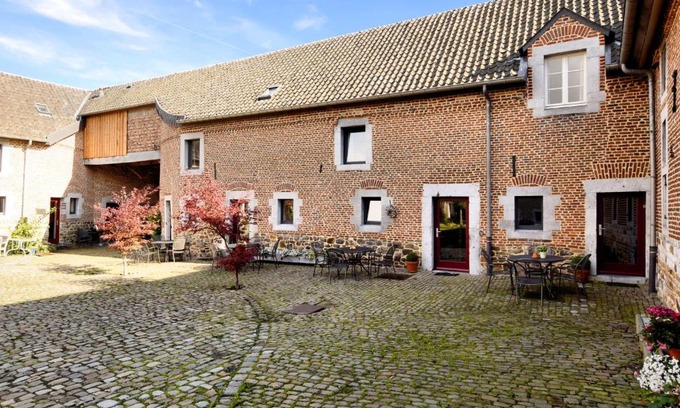 Richelle House | Nice apartments in a monumental square farm