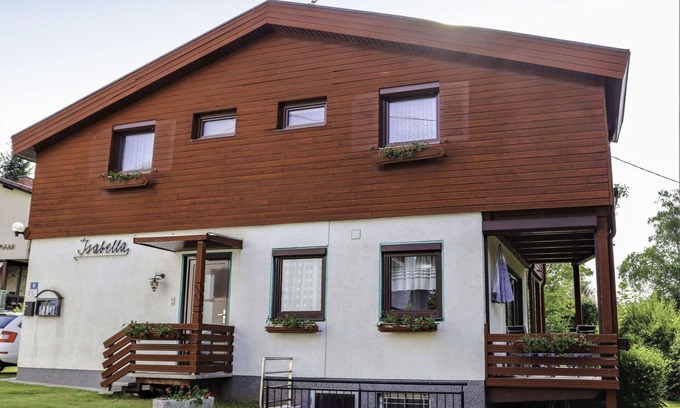 Klopein Apartment | Nice apartment for 6 guests with WIFI, TV, terrace and pets allowed