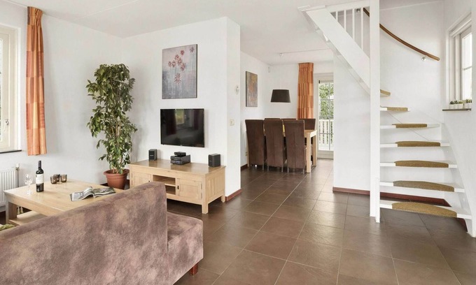 Municipality of Nissewaard House | Nice holiday home on the water with jetty