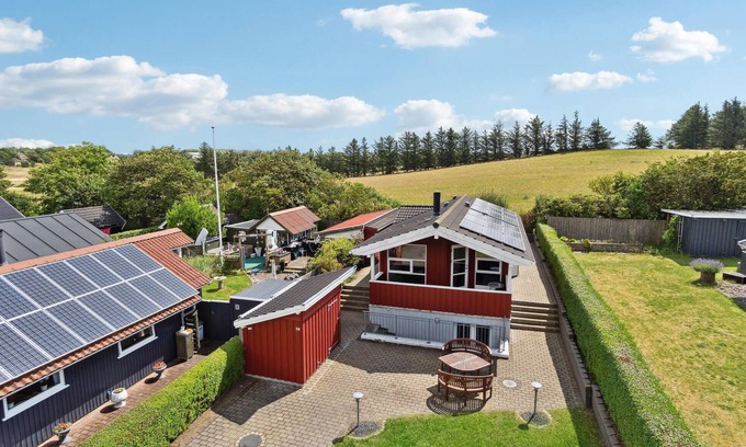 Sjaelborg House | Nice home in Esbjerg V with WiFi