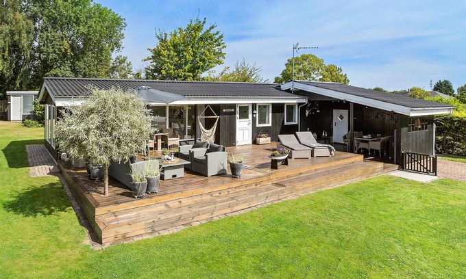 Juelsminde House | Nice home in Juelsminde with WiFi