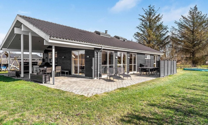 Juelsminde House | Nice home in Juelsminde with WiFi